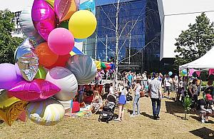 Z dzieckiem na zakupy? Mają nawet wypożyczalnię wózków