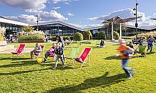 Z dzieckiem na zakupy? Mają nawet wypożyczalnię wózków