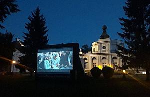 Kino letnie i koncerty w parku w Jabłonnie. Świetny repertuar