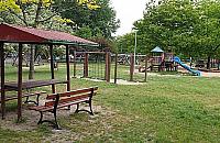 Ca�kiem nowy plac zabaw przy Stawach Brustmana