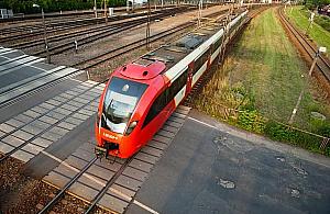 Karuzela na torach. Dużo zmian, zamknięty przejazd