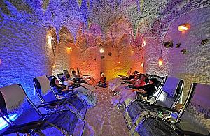 Miejska grota solna na Bemowie? Leżaki i morski mikroklimat