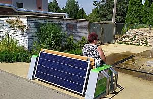 Nowość na Targówku. Ławki ładują telefony