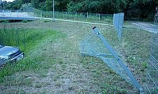 Trudny poranek kierowcy. Wjechał do jeziora