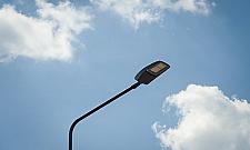 Wakacyjne remonty trwają. Więcej światła dla Białołęki