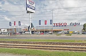 "Puste półki". Co się dzieje z Tesco przy Górczewskiej?