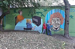 Nowy mural na Woli. Kim jest ta kobieta?