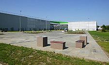 Sad, rabaty i pasieka w ogrodzie Leroy Merlin w Jabłonnie