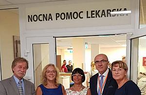 Nowe mury, stare standardy? "Wymieńcie personel nocnej pomocy"