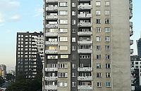 Tego nie wolno robić na balkonie. Bo możesz słono zapłacić