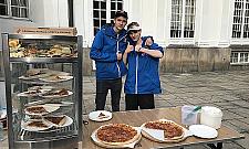 Pałacowa prezentacja siatkarek. Entuzjaści pizzy też tam byli