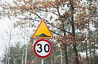 Absurd na Piaskach. Chcieli zdjąć nowe progi