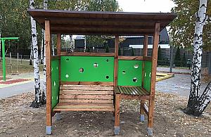 Więcej ławek dla mam. "Zapewniają intymność karmiącym"