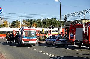 Starszy mężczyzna wpadł pod pociąg