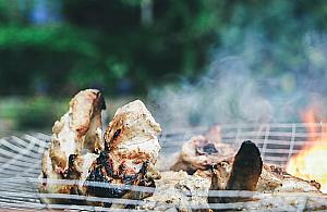 Biesiada na całego. Betonowe grille w parku Górczewska