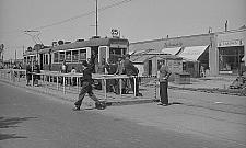 Autem, wozem czy... śmigłowcem? Warszawa 60 lat temu