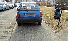 Auto blokuje chodnik? Zrób zdjęcie i działaj