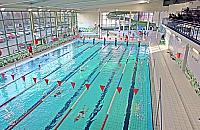 Basen wynajęty. "Szaremu Kowalskiemu zostaje wanna"