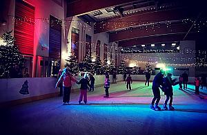 Startuje lodowisko w Aninie. Gorąca czekolada na otwarcie