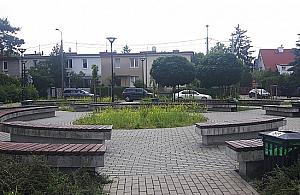 Park fontann w Falenicy. Byle do lata