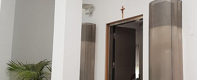 Specjalna sesja na Białołęce. "Natychmiast przywrócić krzyż"