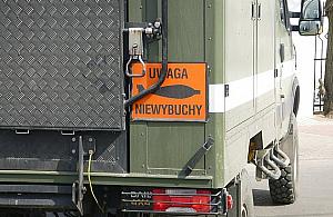 Niewybuch na Woli. Trwa akcja saperów