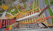 Nowy symbol Chomiczówki? Rośnie okazała dzwonnica