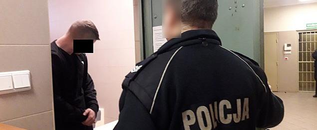 Atak z nożem na 16-latka. Poszło o dziewczynę