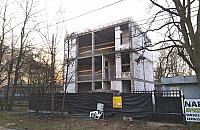 Trwa budowa przy Lucerny. Urzędnicy dali zgodę przez pomyłkę?