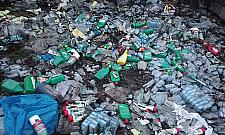 Nielegalne wysypisko odpadów chemicznych blisko Wisły. Kto to wyrzucił?