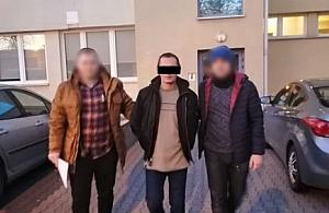 Atak w bielańskim parku. Nożownik napadł dwie osoby