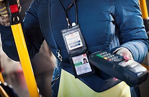 Uczciwość czy nieskuteczność? Coraz mniej złapanych gapowiczów