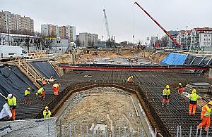 Metrem na Bemowo. Budowa nabiera tempa