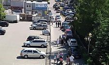 Miasto zbuduje parking przy kościele na Wawrzyszewie? "Wierni blokują chodniki"