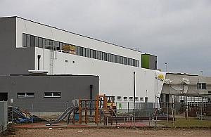 Budowa hali sportowej w Chotomowie na finiszu. Kiedy otwarcie?