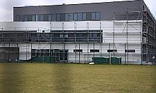 Budowa hali sportowej w Chotomowie na finiszu. Kiedy otwarcie?