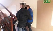 Pobicie w mieszkaniu na Woli. Przez okno wyleciał telewizor