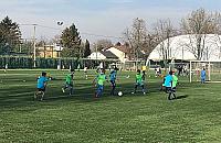 Boiska na Bemowie do kontroli. Są potencjalnie rakotwórcze?