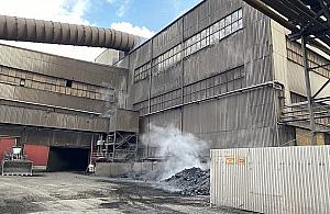 Huta hałasuje nocą. Mieszkańcy: śmierdzi chemią