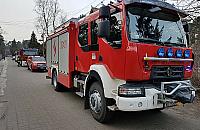 Alarm chemiczny na Białołęce. Znaleziono tajemnicze beczki