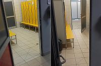 Basen w Aninie rajem dla podglądaczy? "Kto to projektował?"