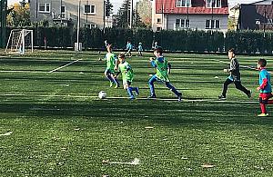 Potencjalnie rakotwórcze. Zagrożona połowa boisk na Woli