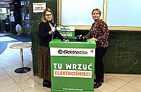 Jak wyrzucić czajnik? Uroczyste otwarcie kosza na śmieci