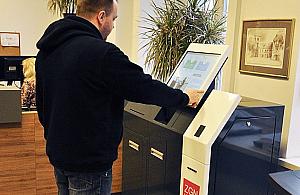 Urzędnik już niepotrzebny? Na Woli stanął urzędomat