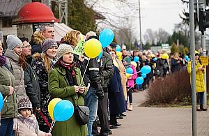 Protest przeciwko nowej linii kolejowej. "Zniszczy domy i przyrodę"