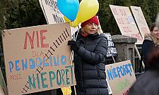 Protest przeciwko nowej linii kolejowej. "Zniszczy domy i przyrodę"