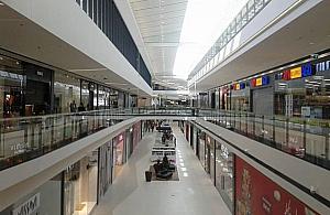 Ograniczenia dla galerii, restauracji i kościołów. Stan zagrożenia epidemicznego