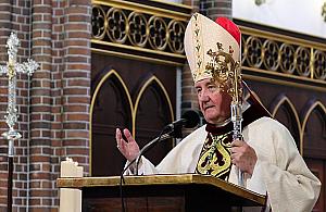 Biskup Kamiski: "Ograniczam moliwo uczestnictwa we mszach"
