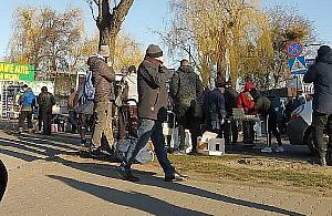 Bazar zamknięty, handel kwitnie. "Łamali przepisy"