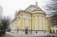 Ch�odna pi�knieje. Ko�ci� wygl�da jak nowy